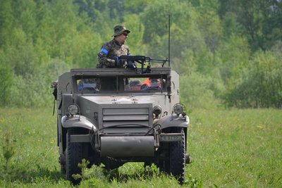 28259140mjR.jpg